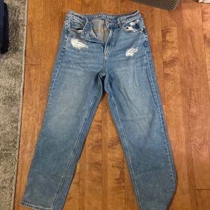 American Eagle Size 10 Mom Straight Jean